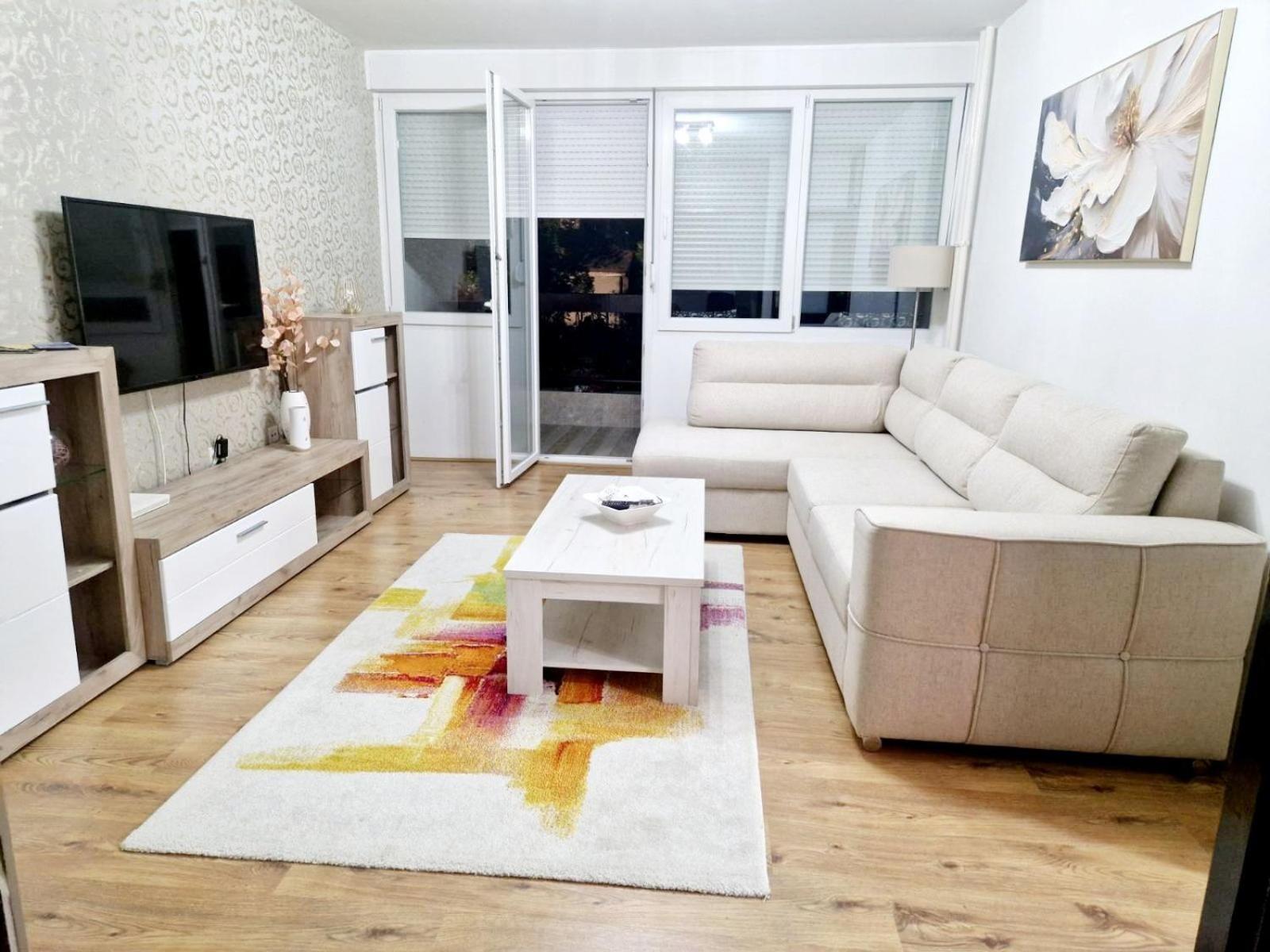 Esperanto Apartment รานเย ภายนอก รูปภาพ