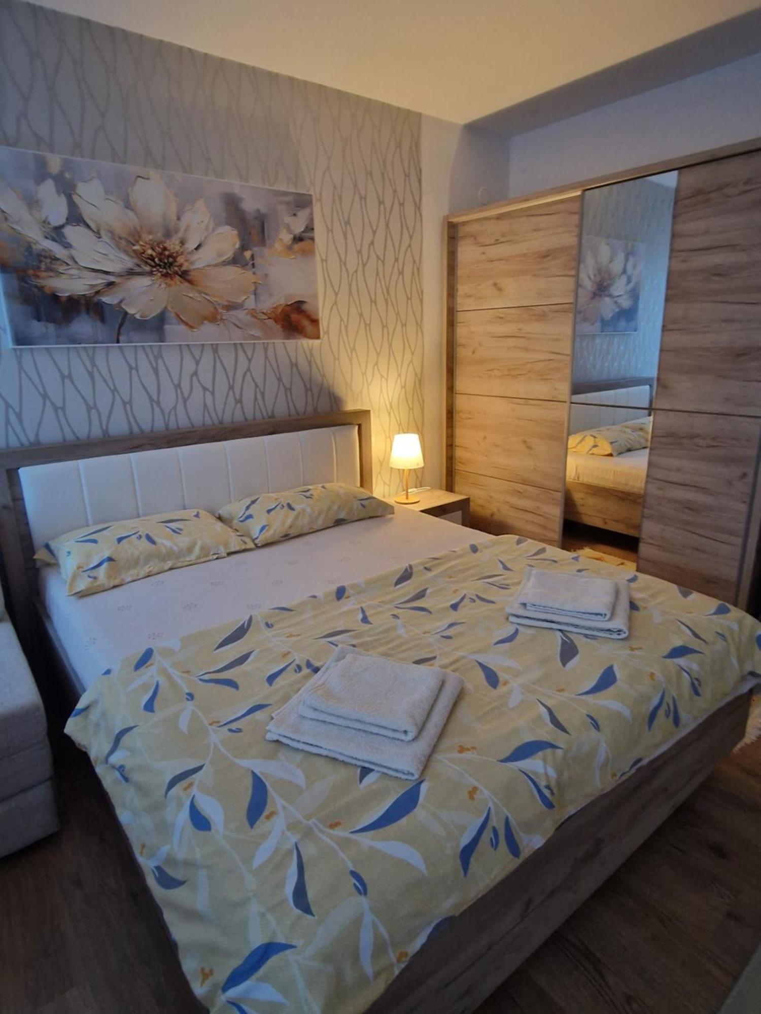 Esperanto Apartment รานเย ภายนอก รูปภาพ