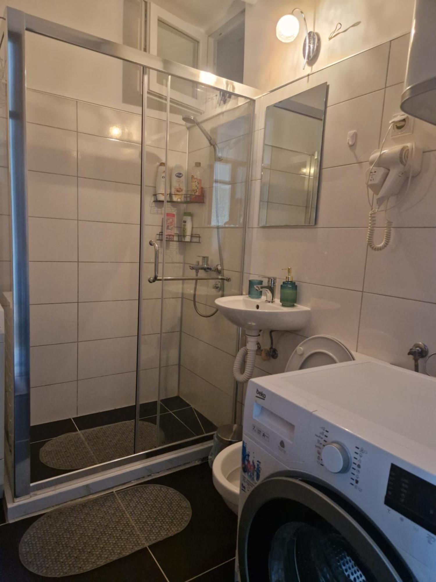 Esperanto Apartment รานเย ภายนอก รูปภาพ