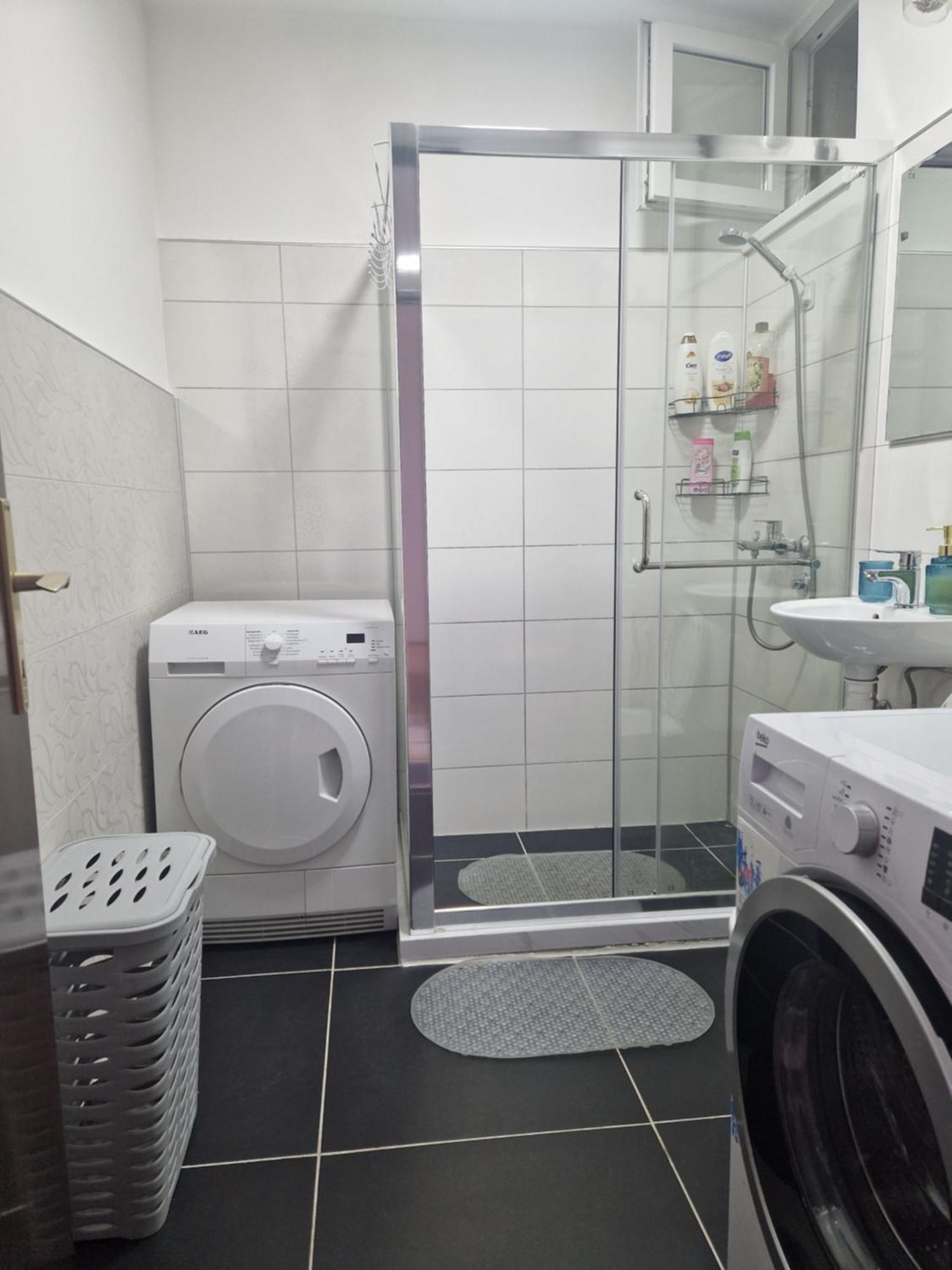 Esperanto Apartment รานเย ภายนอก รูปภาพ